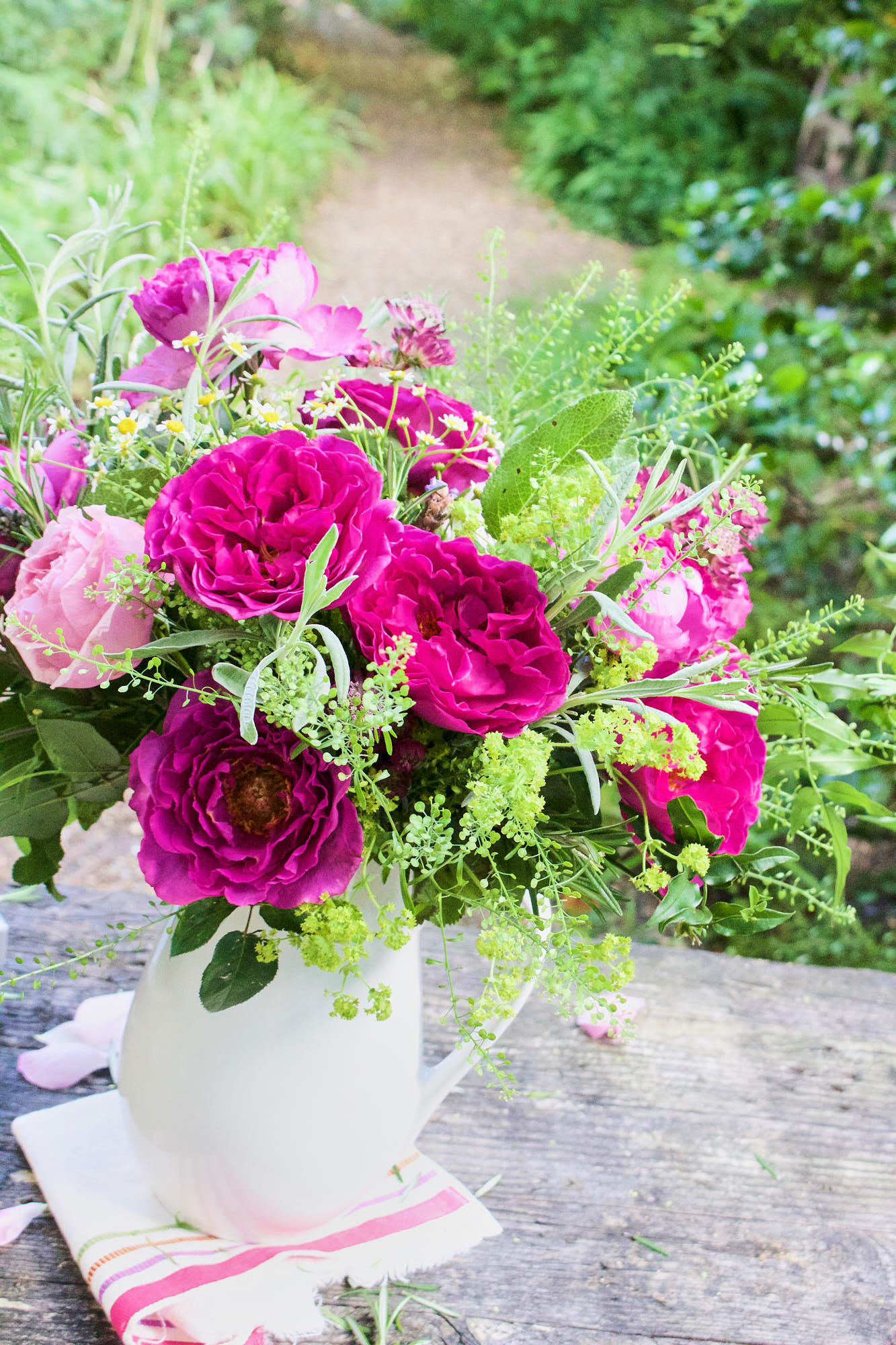 Win a year of flowers from The Real Flower Company - Liz Earle Wellbeing