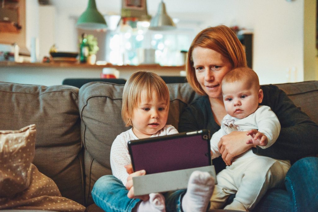 Screen time: what is it and how much is safe for kids, teens and adults?